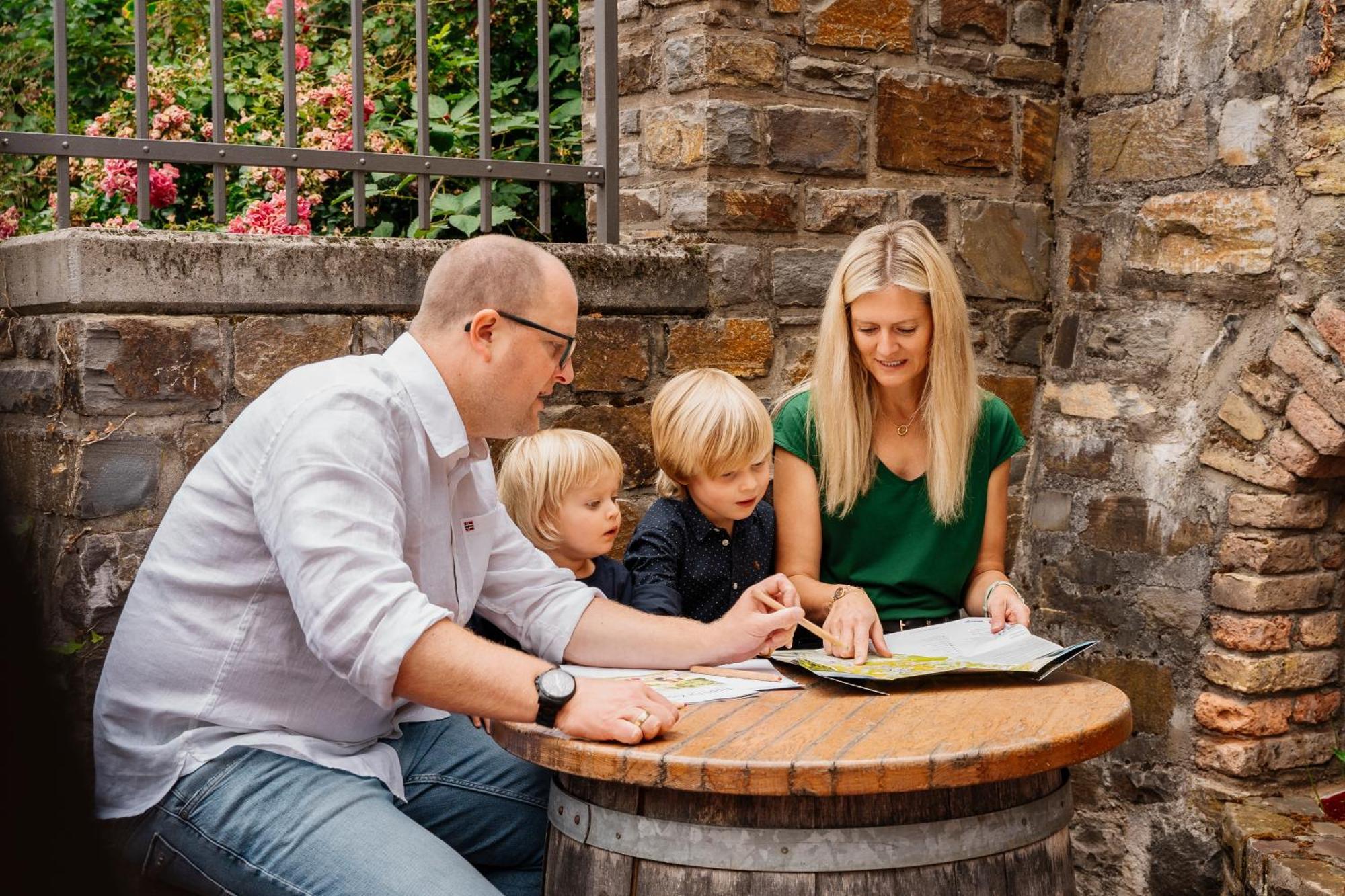 AKZENT Hotel Berg's Alte Bauernschänke- Wellness und Wein Rüdesheim am Rhein Exterior foto